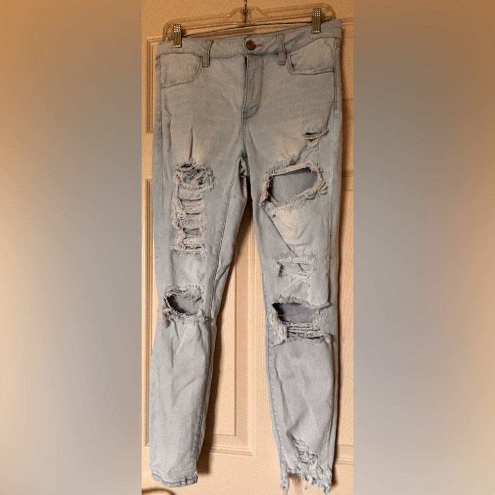American Eagle Outfitters Light Blue Distressed Jeans